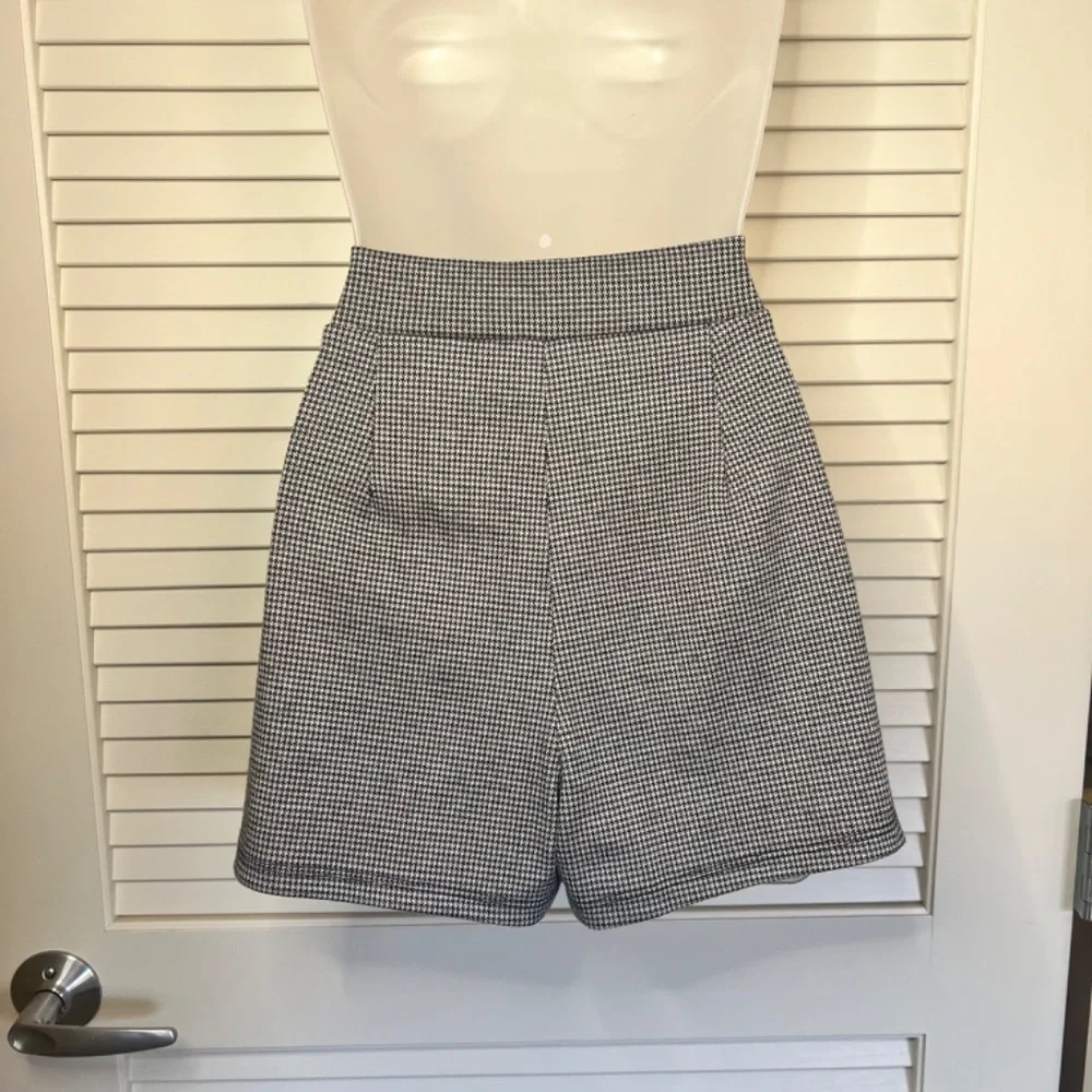 Soprano Micro Houndstooth Mini Skort | Size: S - Picture 5 of 10